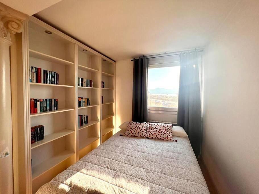 3Apartamento De Tres Habitaciones 艾姆布里亚布拉瓦 外观 照片